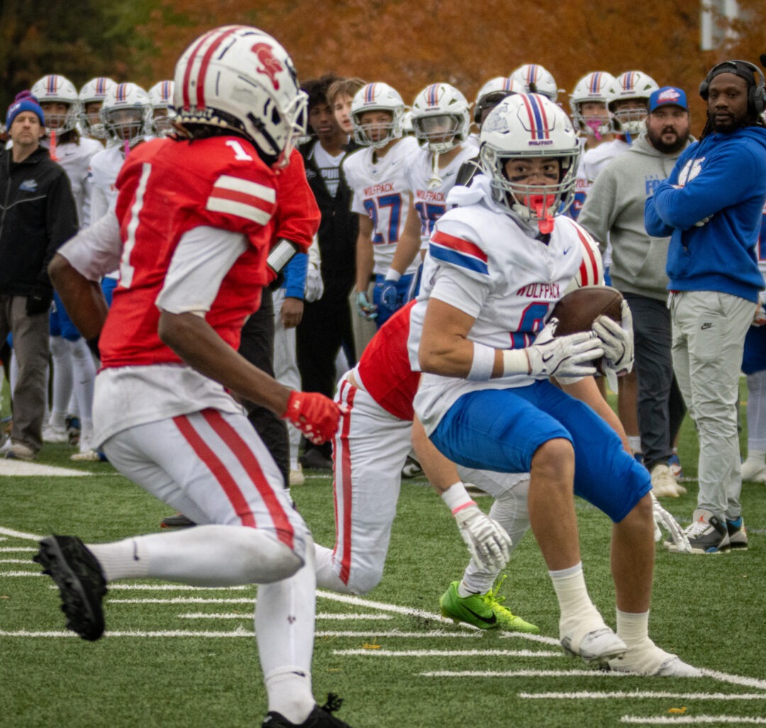 Football 10.25.25 Benilde Cole-28
